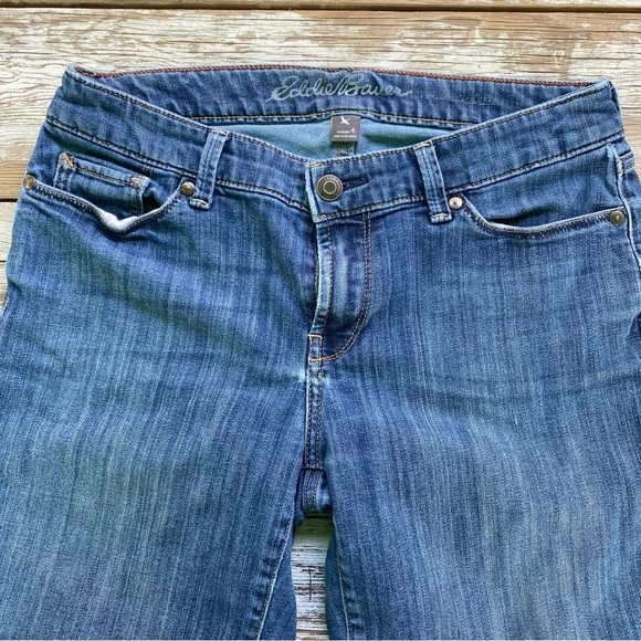 Eddie Bauer jean shorts, size 4, bermuda style walking shorts - Picture 3 of 6